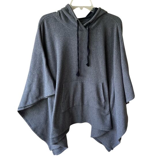 Cuddl Duds Fleece Poncho Shawl Wrap Cape Hooded Kangaroo Pocket Gray Women's S/M - Picture 1 of 12